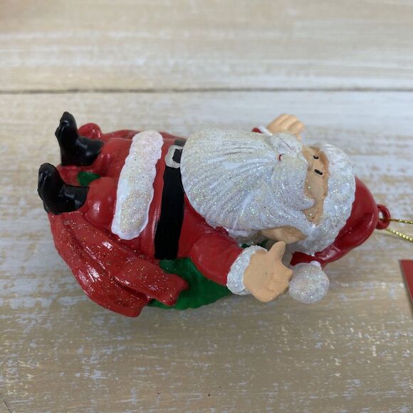 Kurt Adler Rudolph Series Santa Laying on Christmas Wreath Ornament Kohls NWT - Picture 5 of 9